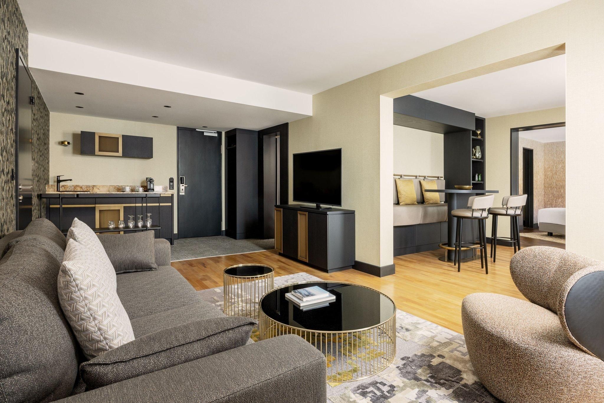 executive club suite, m club lounge access, executive suite, 1 king