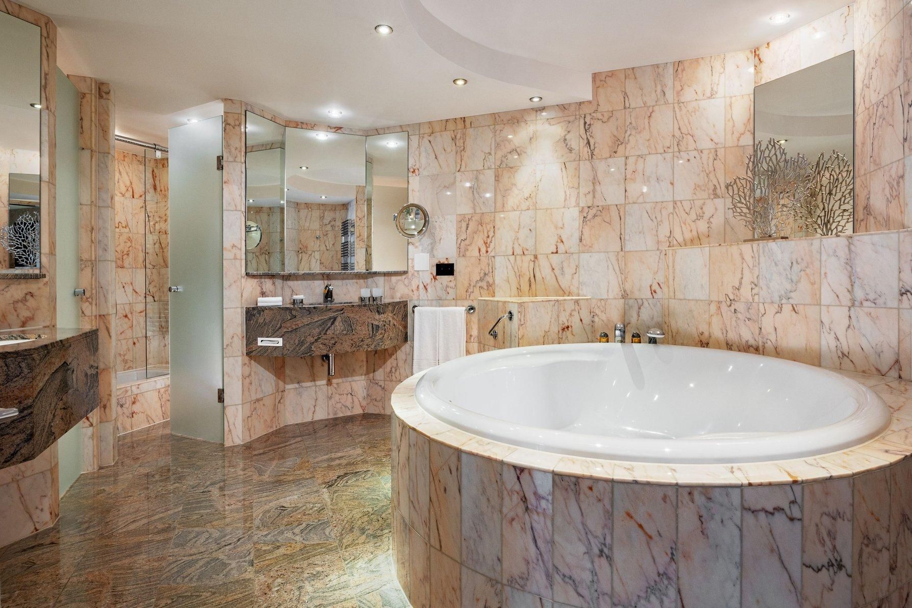 executive club suite, m club lounge access, executive suite, 1 king