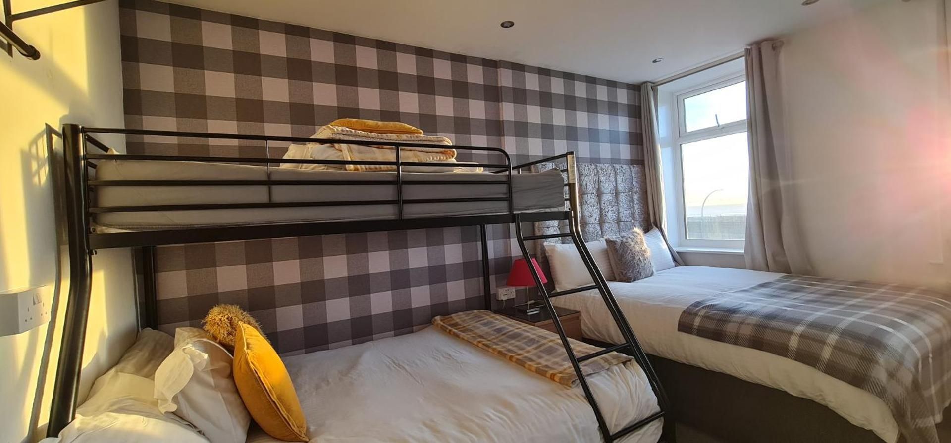 Family Room with Sea View