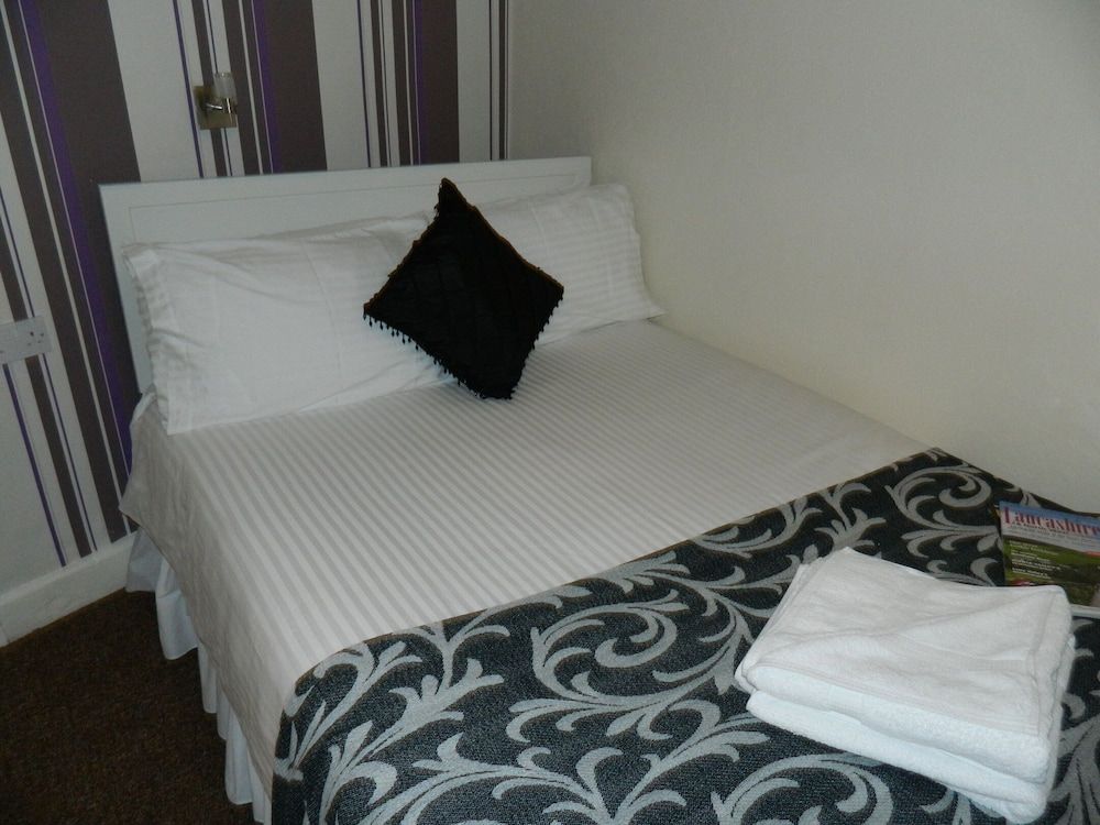 Ocean Bay Hotel Economy Double Room 3