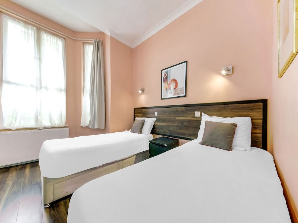 Grantly Hotel, London Shepherd's Bush Standard Twin Room 3