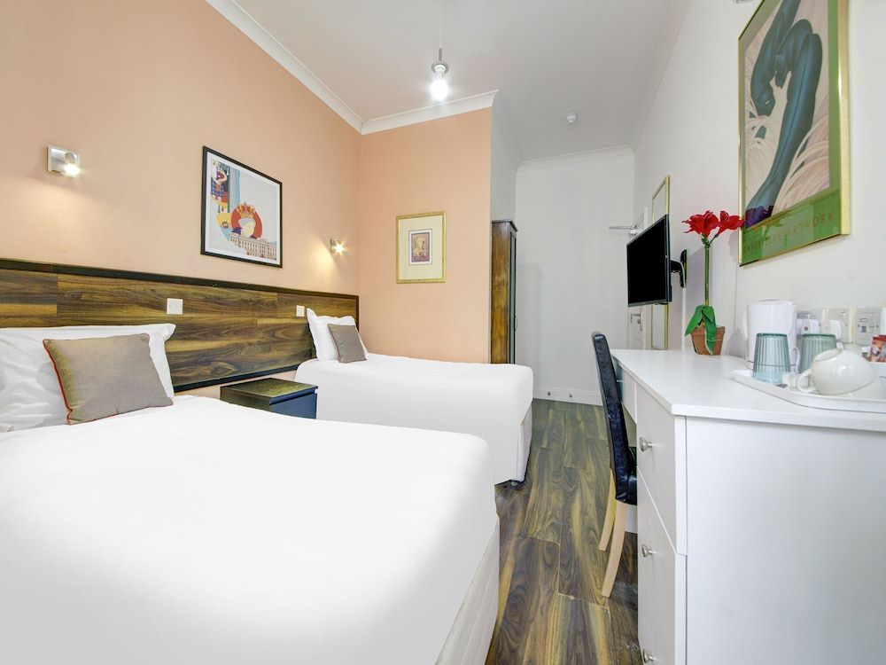 Grantly Hotel, London Shepherd's Bush Standard Twin Room 4