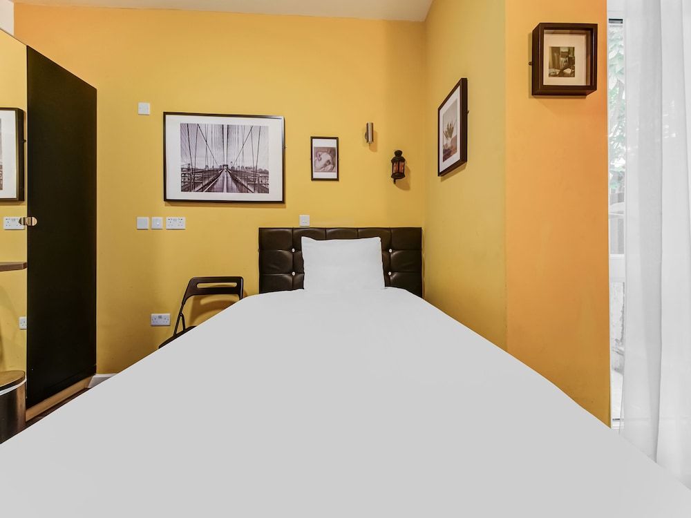 Deluxe Single Room