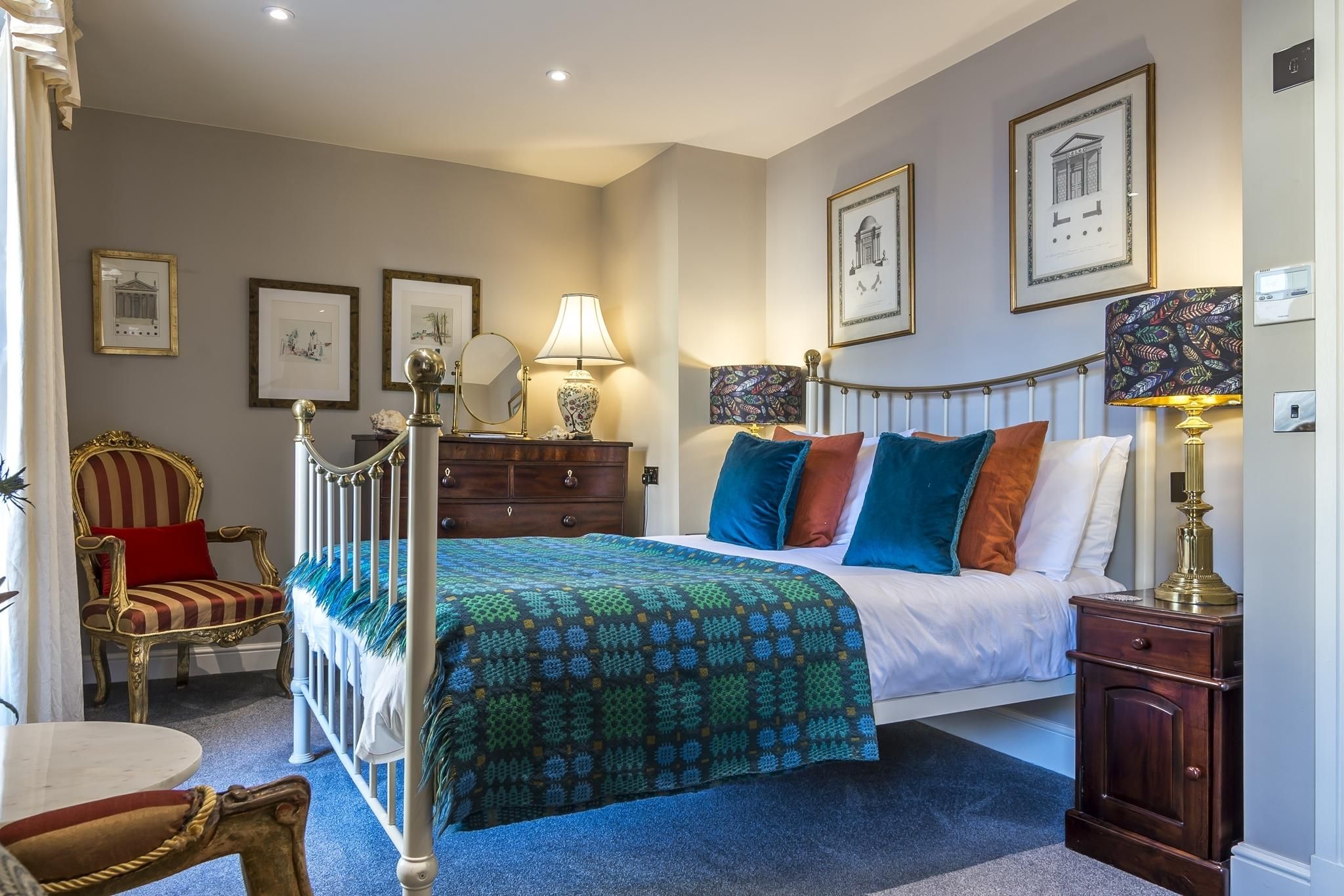 King-Deluxe-Ensuite-Townhouse