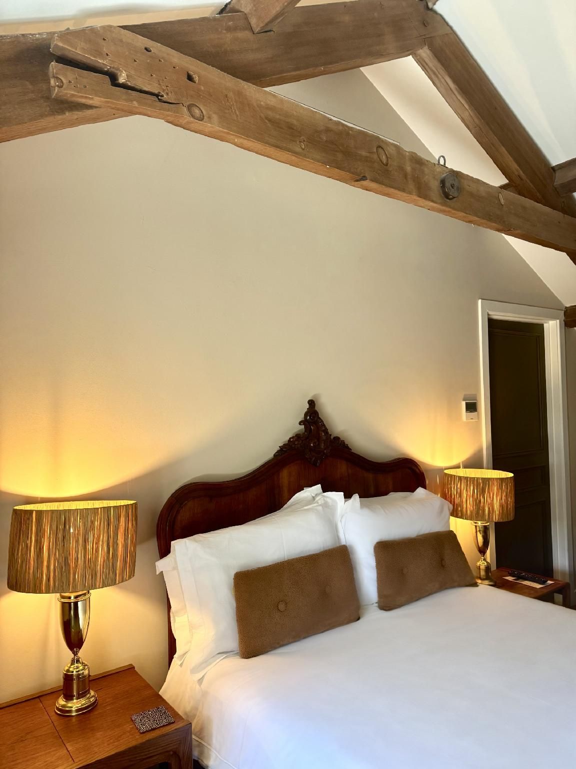 Junior Suite-Superior-Ensuite-Coach House