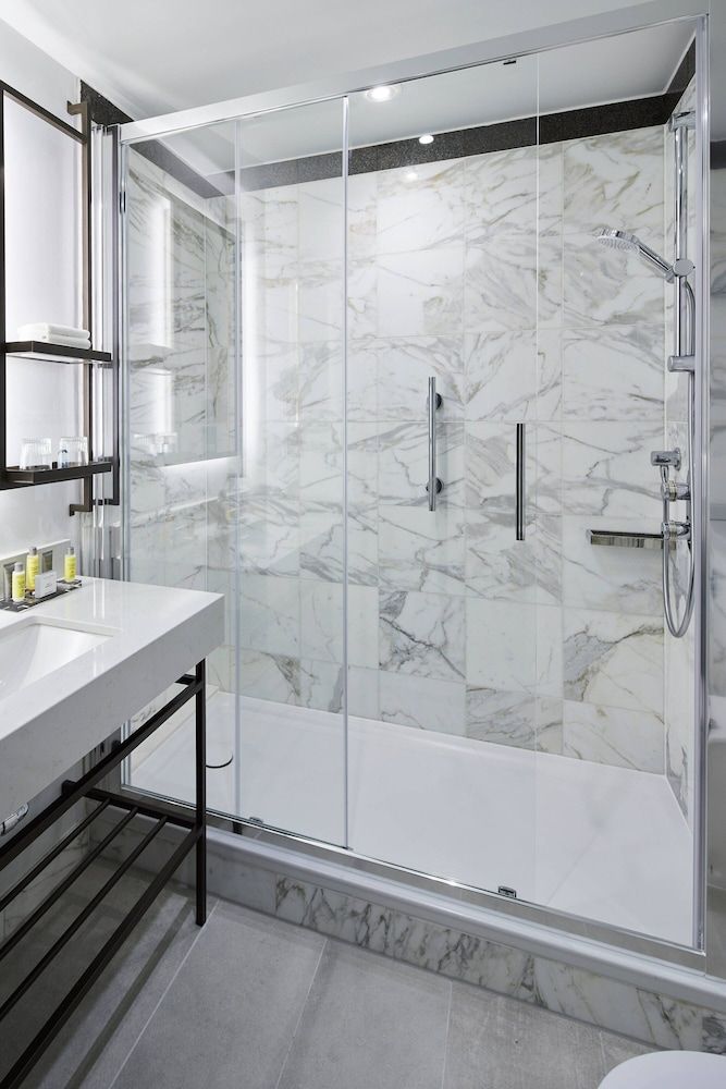 London Marriott Hotel Grosvenor Square Deluxe Room, 1 Queen Bed 4