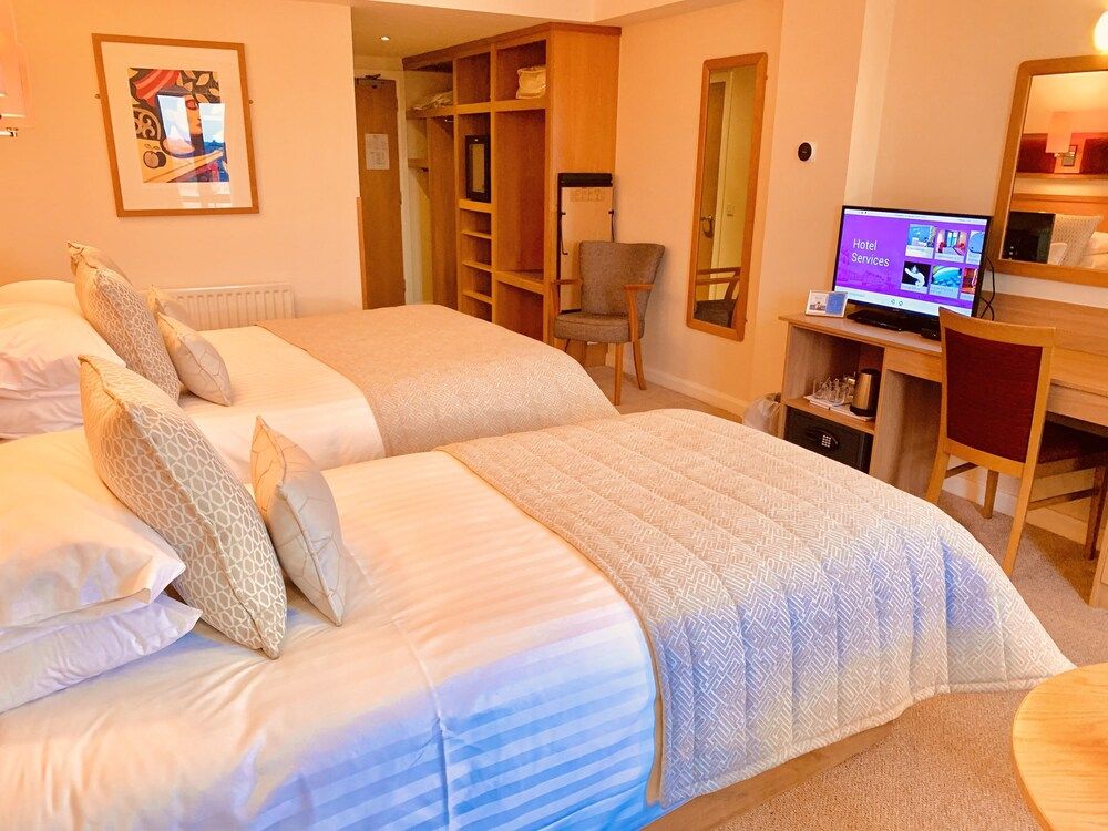 Bayview Hotel Classic Double or Twin Room 4