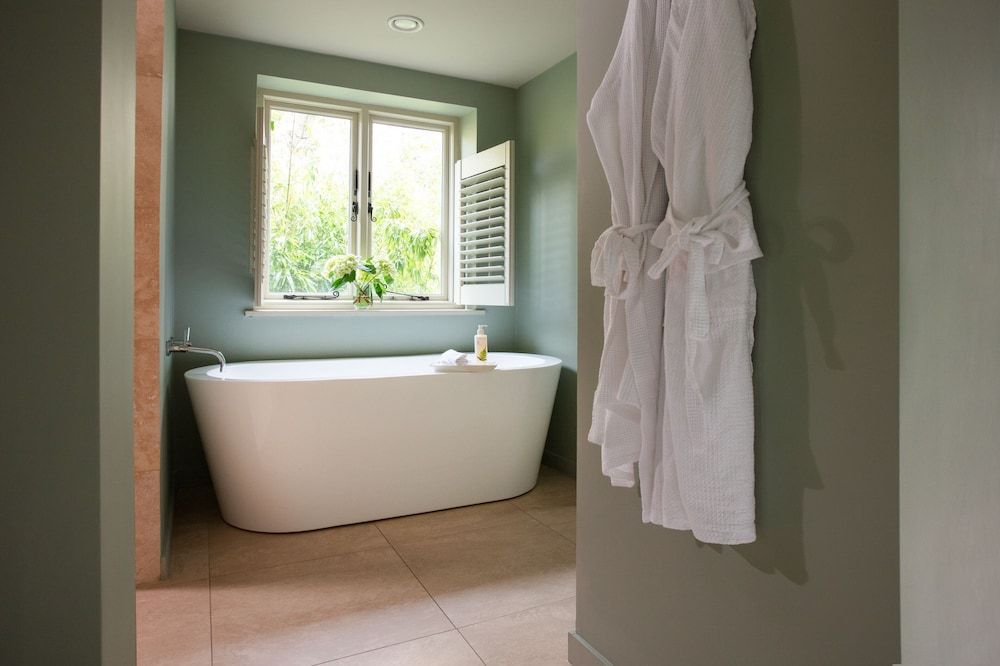 The Plume of Feathers Deluxe Double Room, 1 King Bed 4