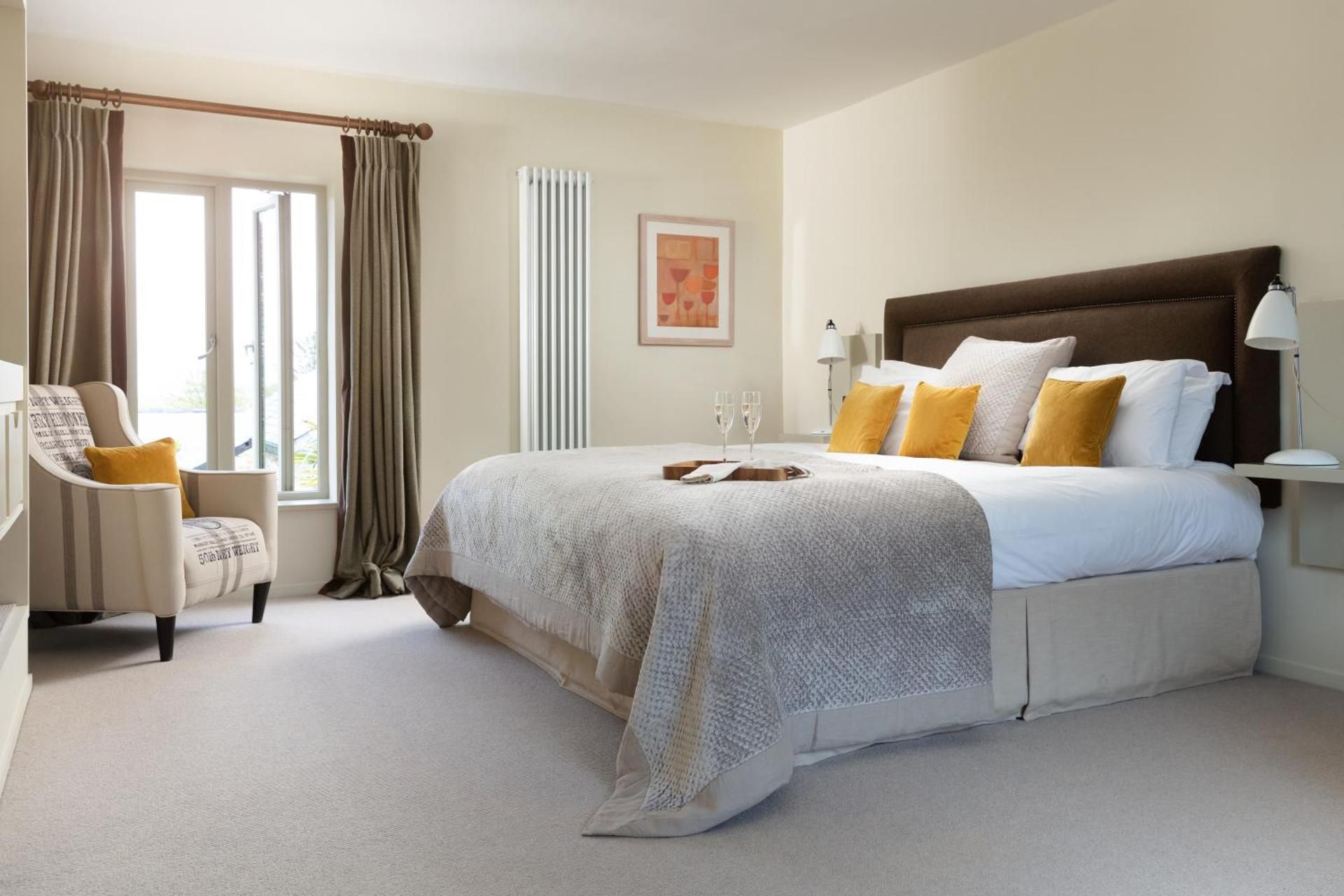 undefined The Plume of Feathers 6