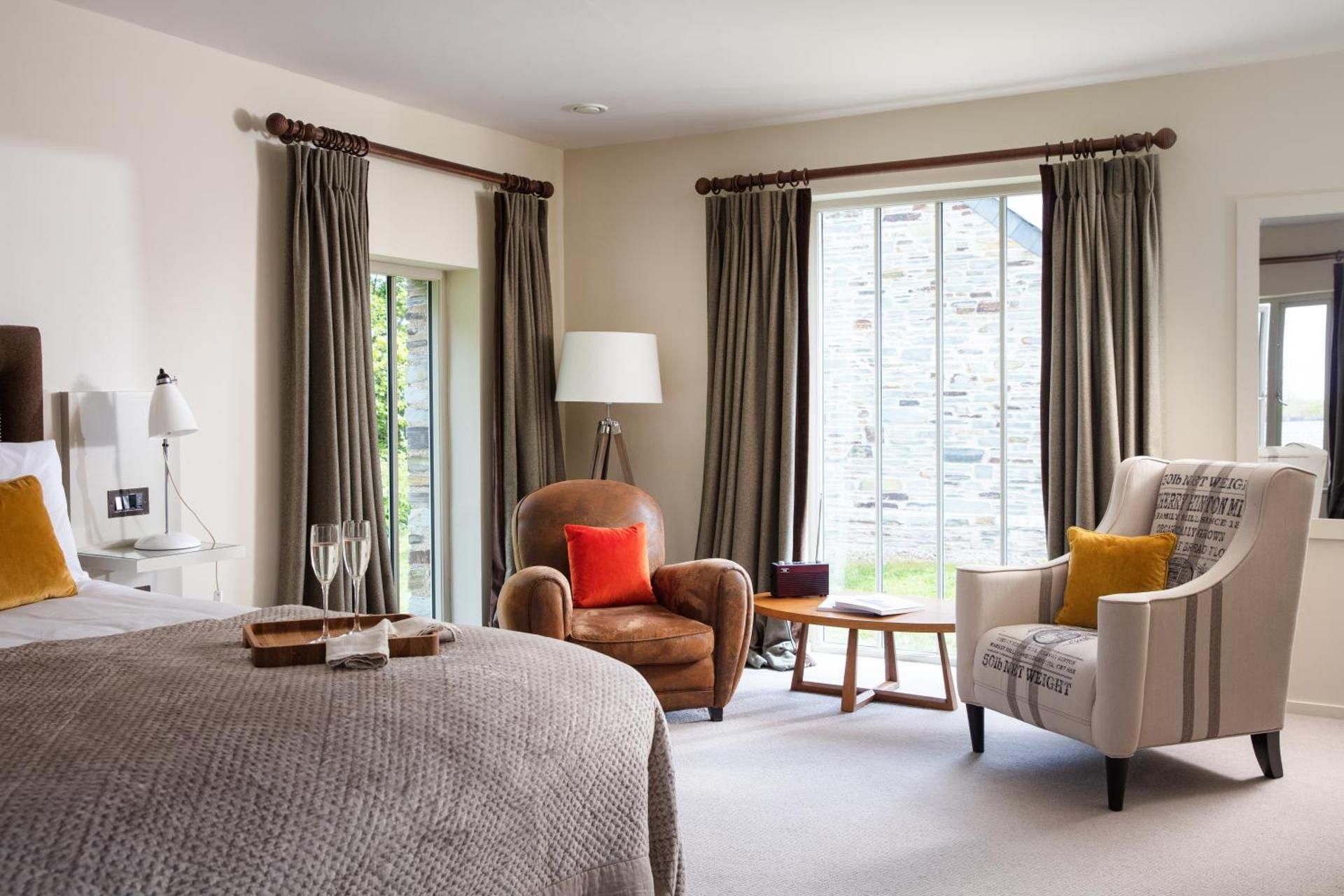 undefined The Plume of Feathers 8