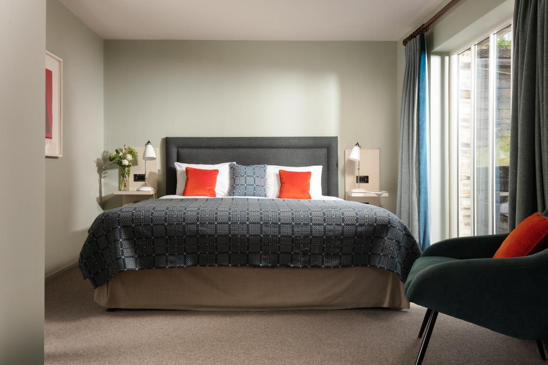 undefined The Plume of Feathers 10