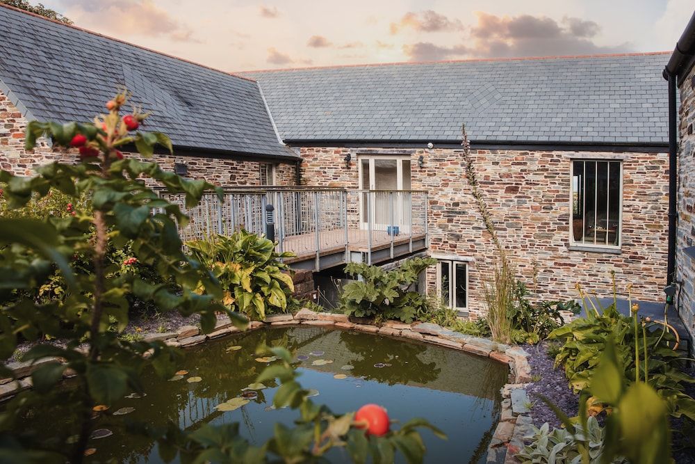 undefined The Plume of Feathers 3