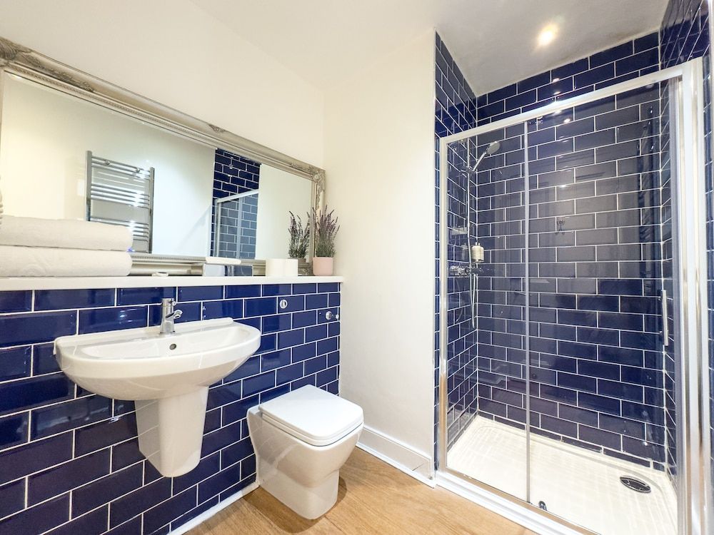 Hanover 71 Suites Deluxe Suite, 1 King Bed with Sofa bed 16