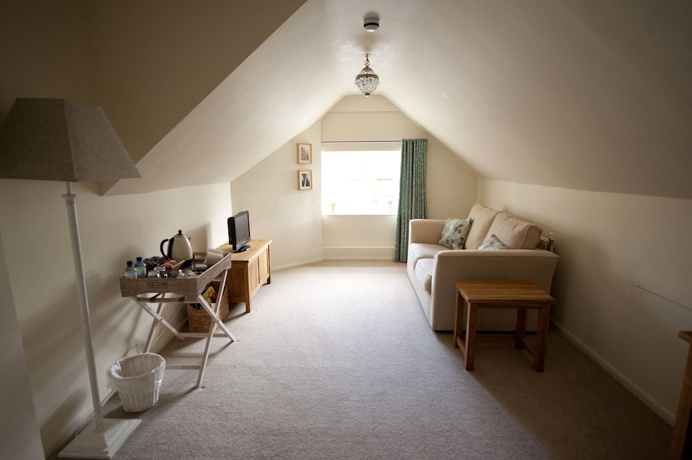 The Marquess Of Exeter Family Room 7