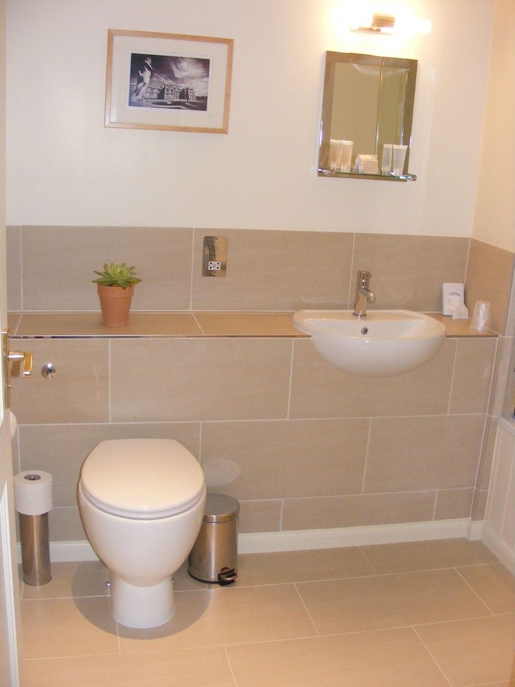 The Marquess Of Exeter Family Room 5