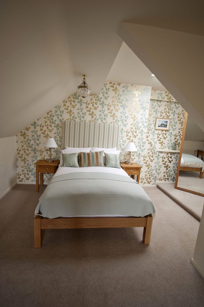 The Marquess Of Exeter Family Room 2