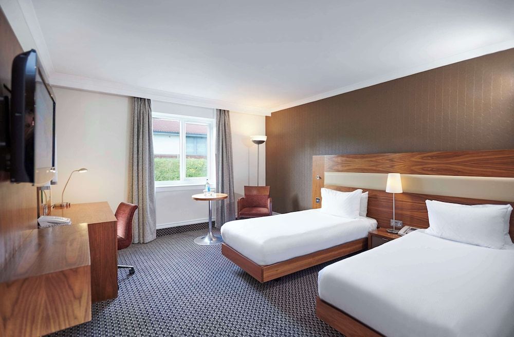 DoubleTree by Hilton Bristol North Twin Room 3