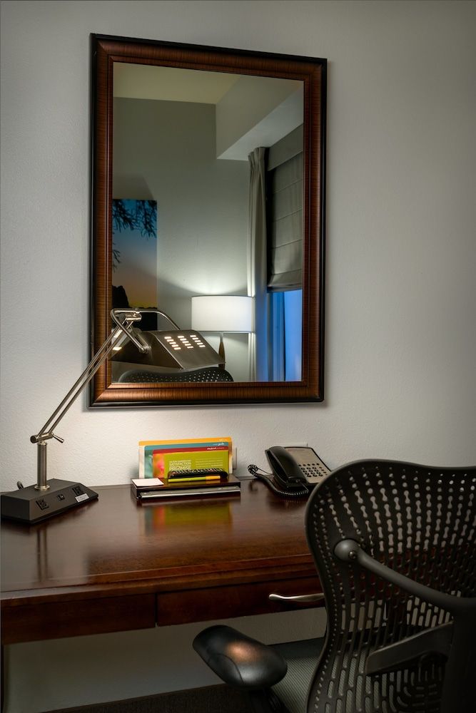 undefined Hilton Garden Inn Phoenix Airport North 8