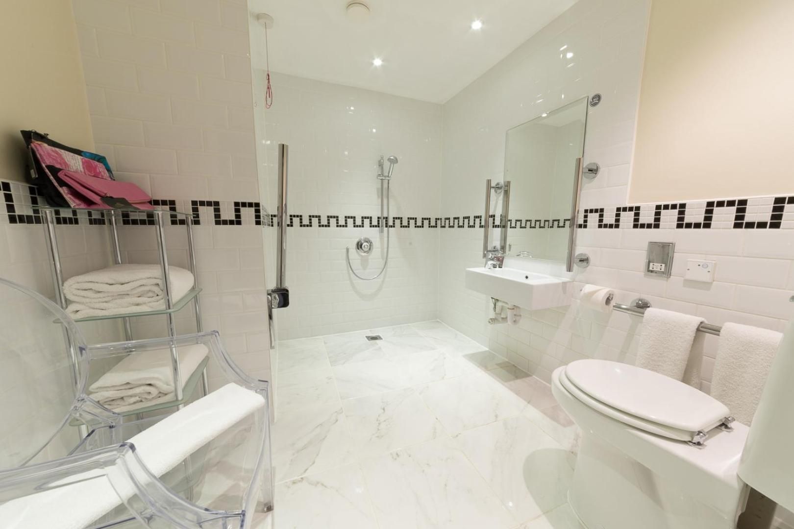 Karma Sanctum Soho Compact Room 7