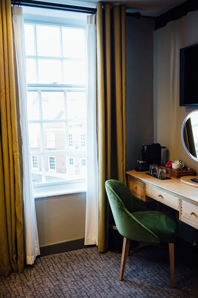 The White Hart Double Room 5