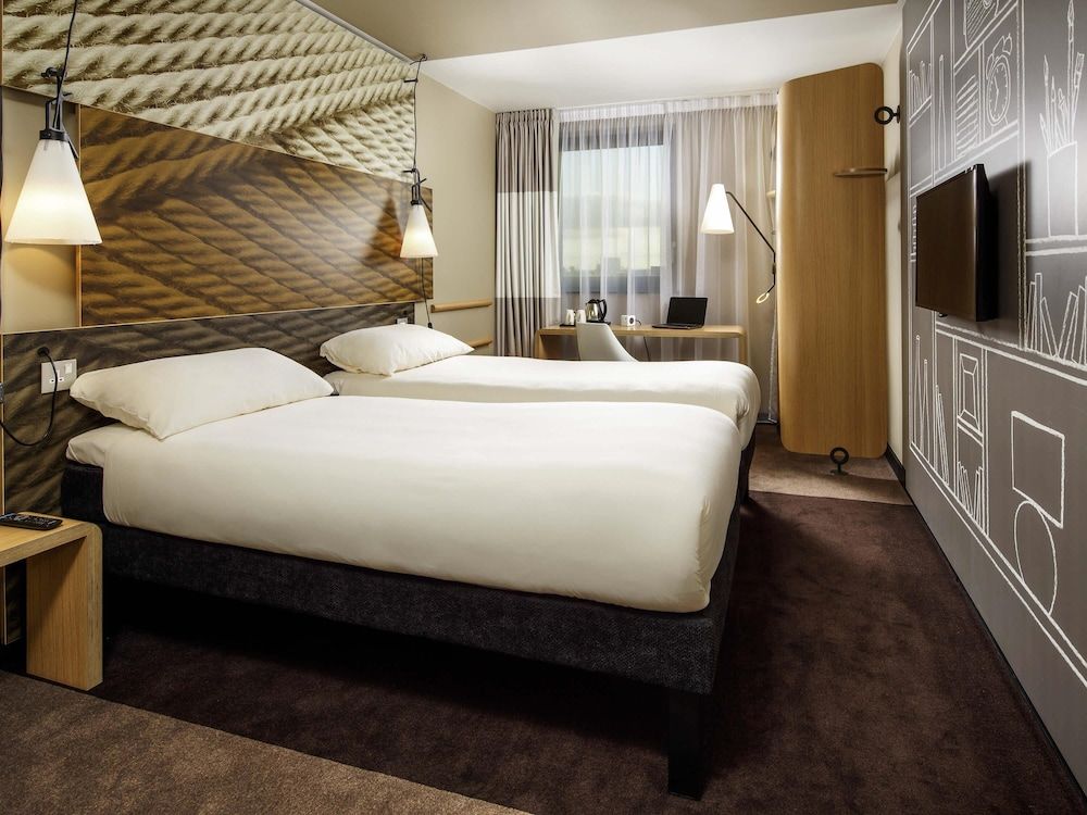 Ibis Glasgow City Centre – Sauchiehall St Double Room, 1 Double Bed 4