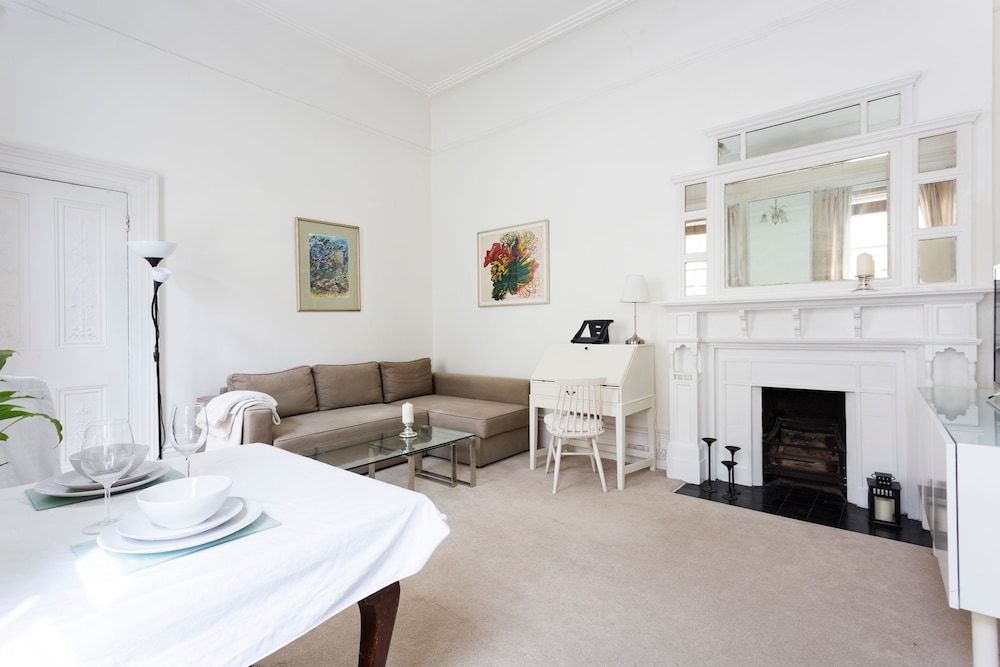 Kensington Executives Deluxe Apartment, 1 Bedroom 9