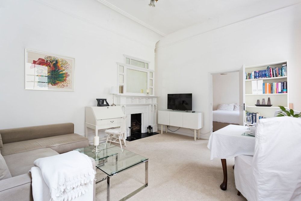 Kensington Executives Deluxe Apartment, 1 Bedroom 11