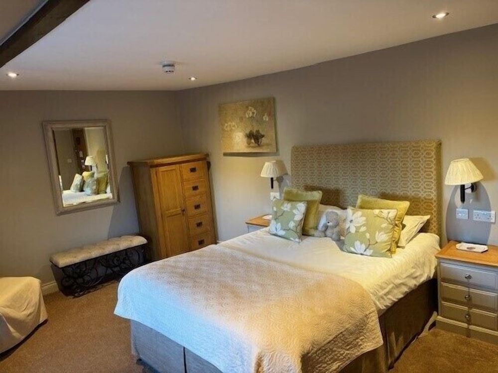 Old White Hart Standard Double Room, Ensuite 2