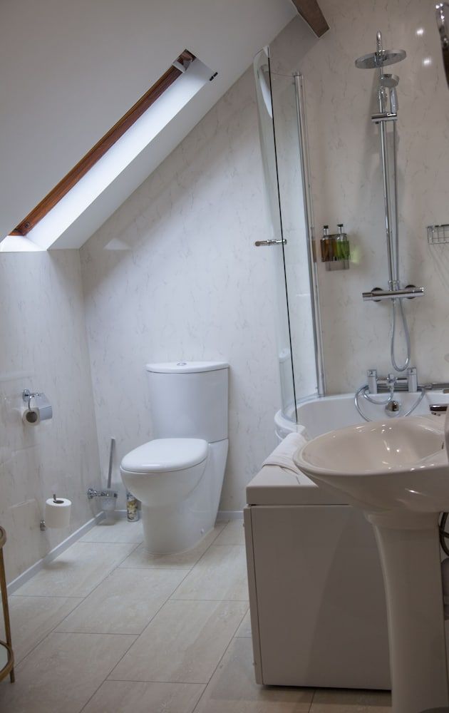 Old White Hart Standard Double Room, Ensuite 7