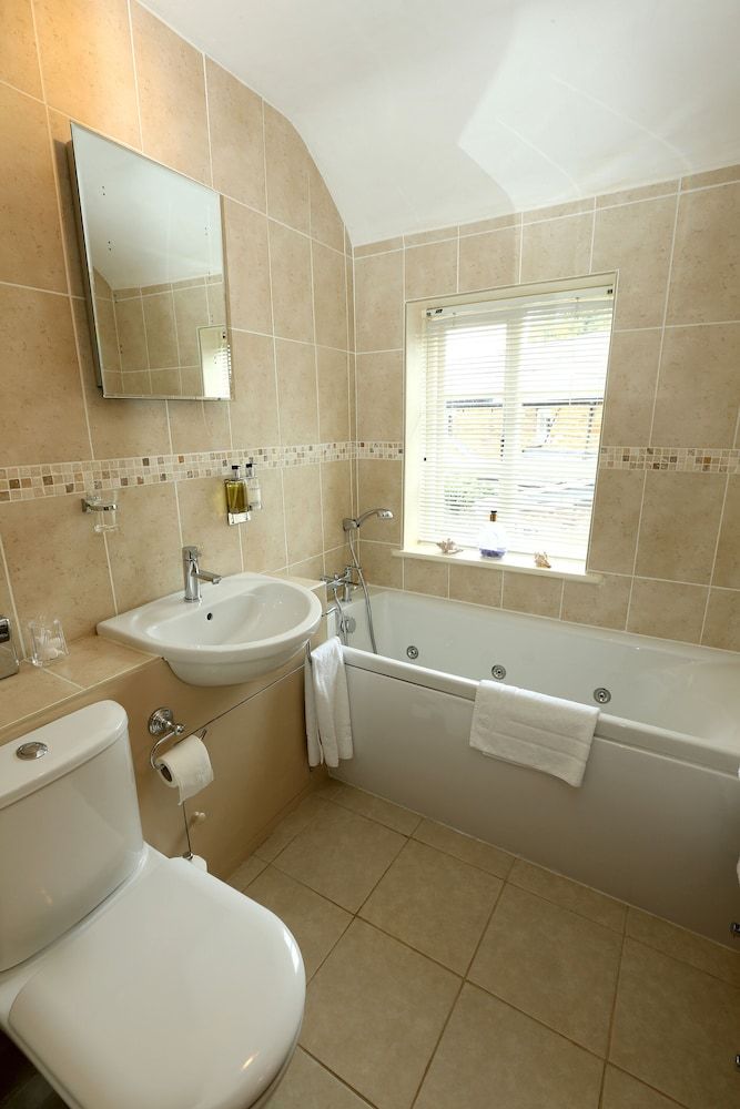 Old White Hart Standard Double Room, Ensuite 6