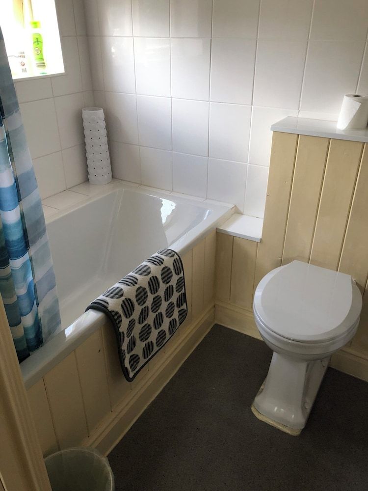 Elm Tree Farm Bed & Breakfast Twin Room, Ensuite 4