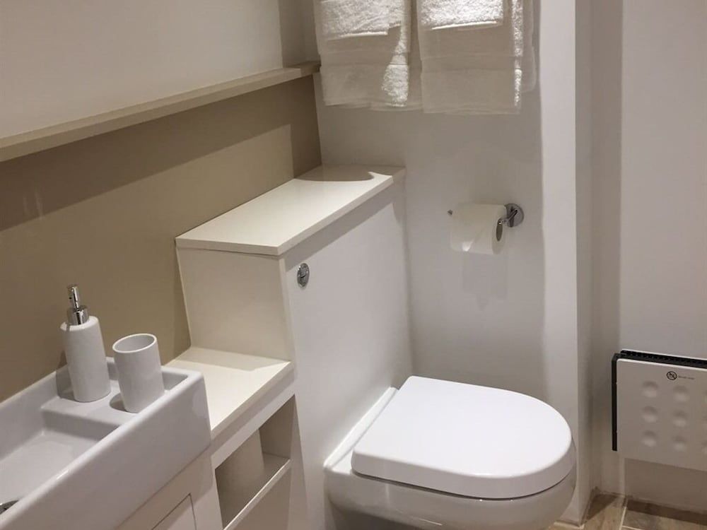 8 Owls B&B Double Room, Ensuite (The Barn Owl) 3