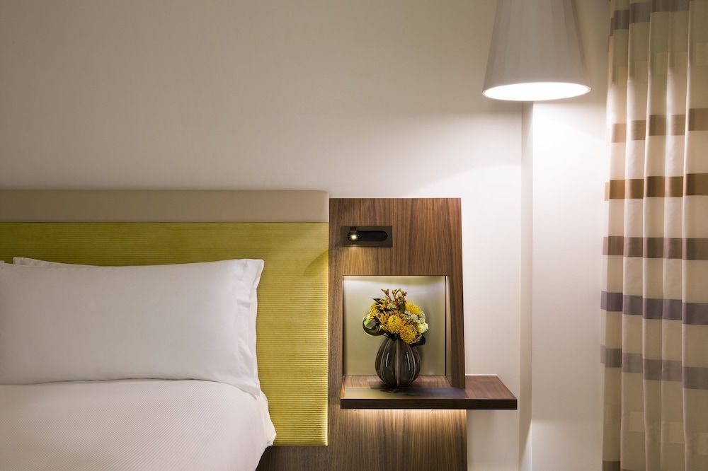 COMO Metropolitan London Deluxe Room (City)