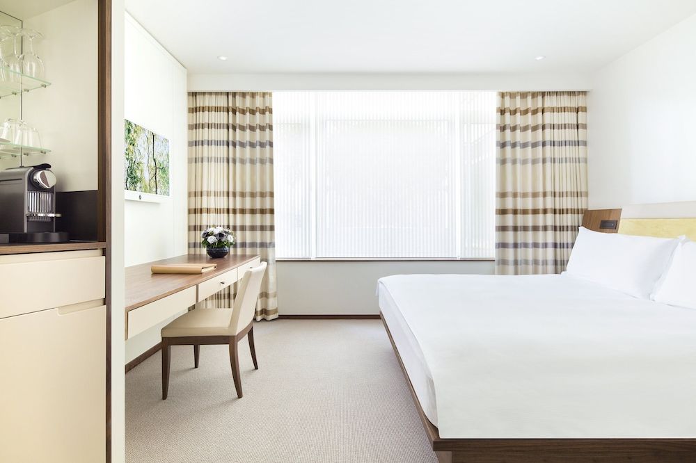 COMO Metropolitan London Deluxe Room (City) 3