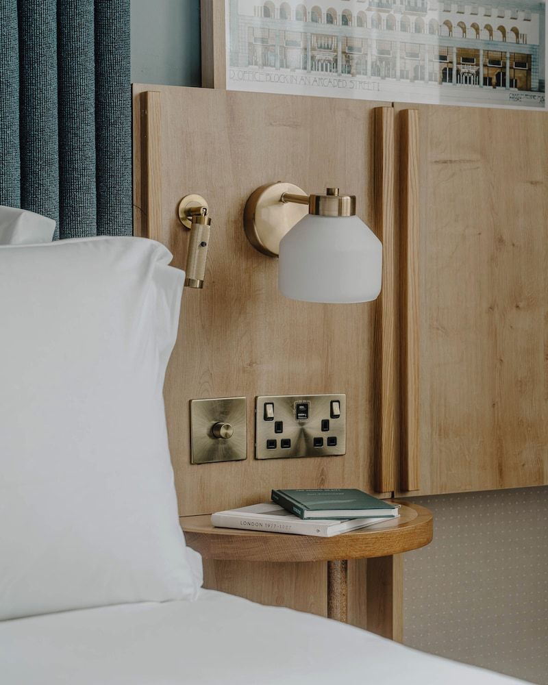 undefined Club Quarters Hotel, St. Paul's 8