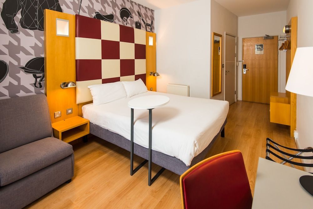 Ibis Styles Haydock Room, 1 Double Bed (The Queen) 5