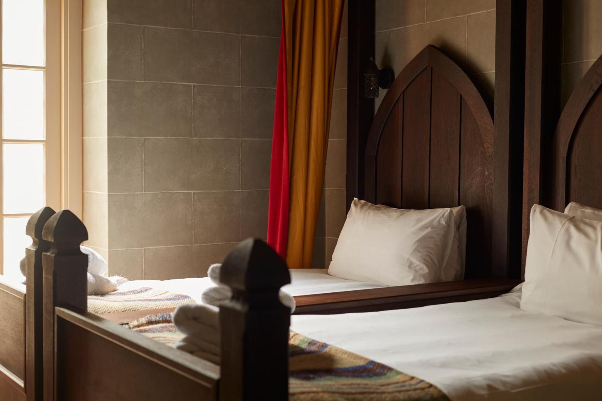 Twin Enchanted Chamber