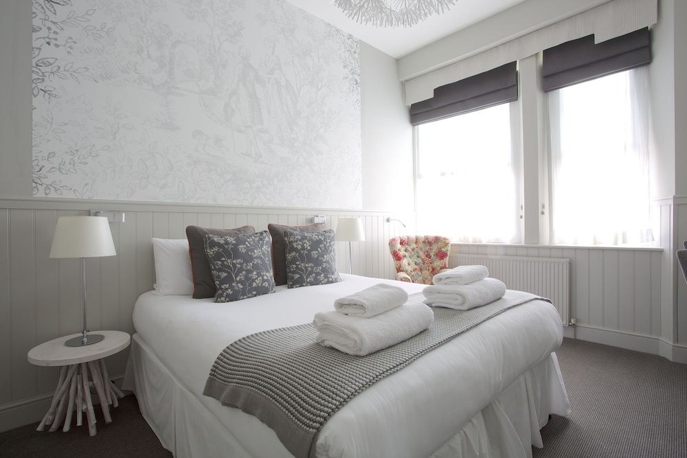 Georgian House Hotel Comfy Double or Twin Room 9