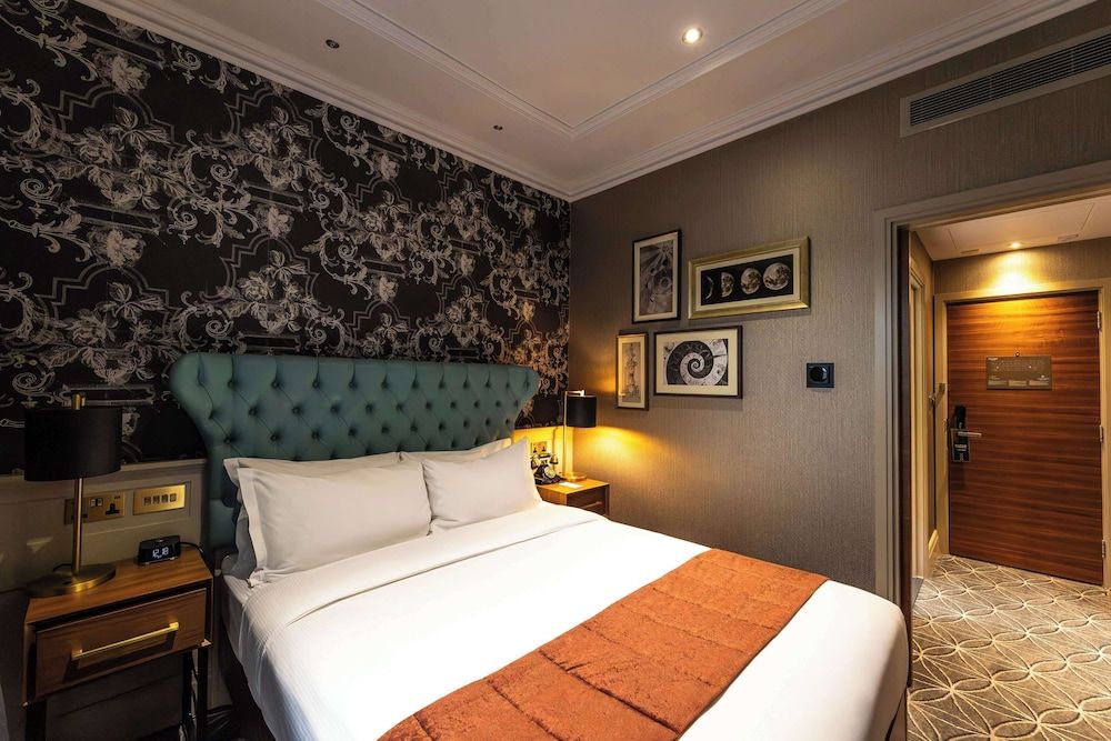 King One Bedroom Suite