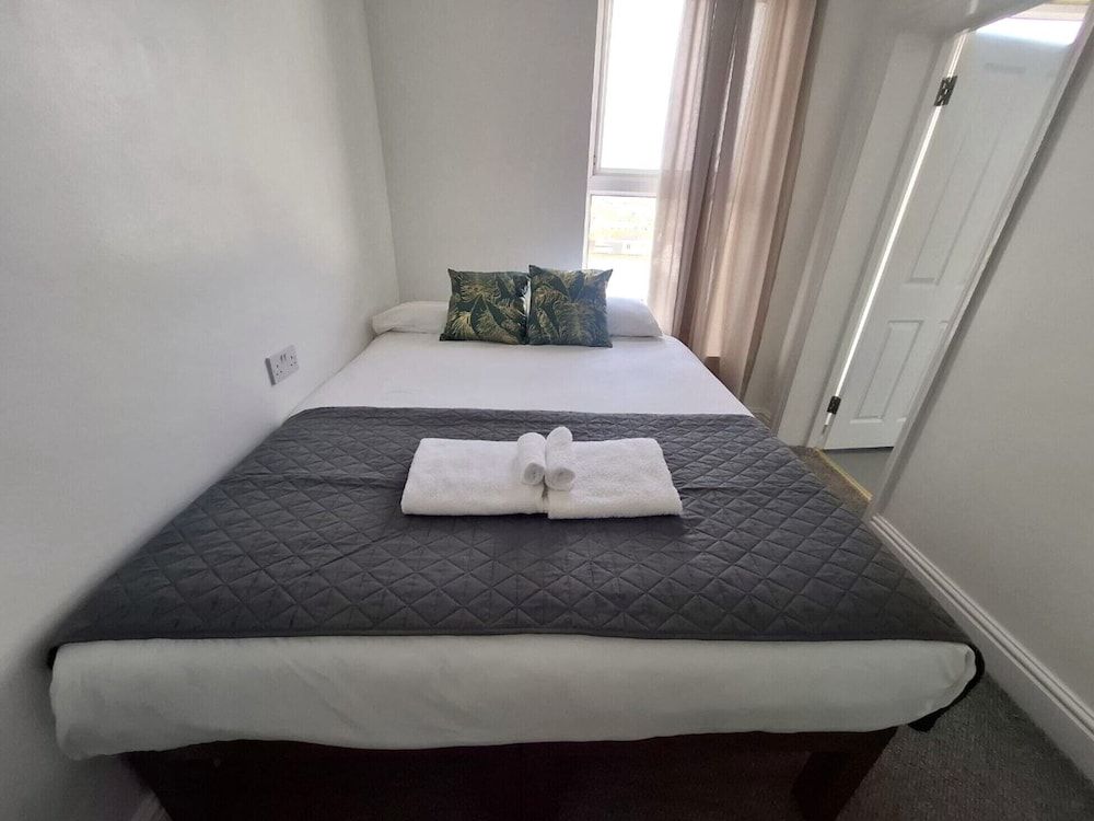 Reef Lodge Economy Double Room 4