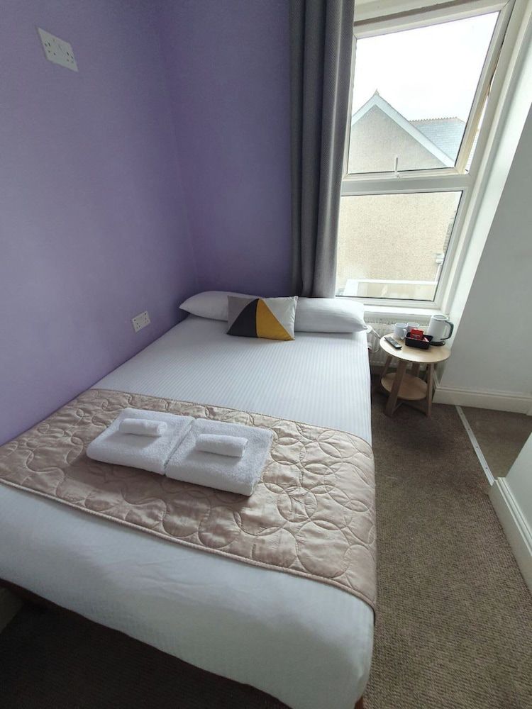 Reef Lodge Economy Double Room 2