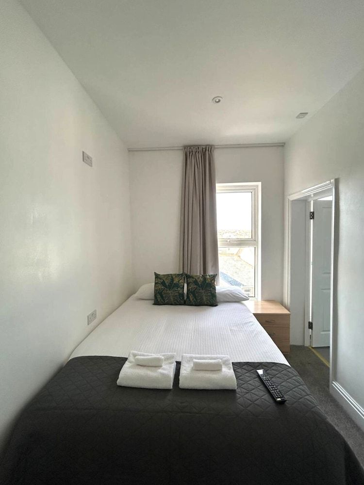 Reef Lodge Economy Double Room