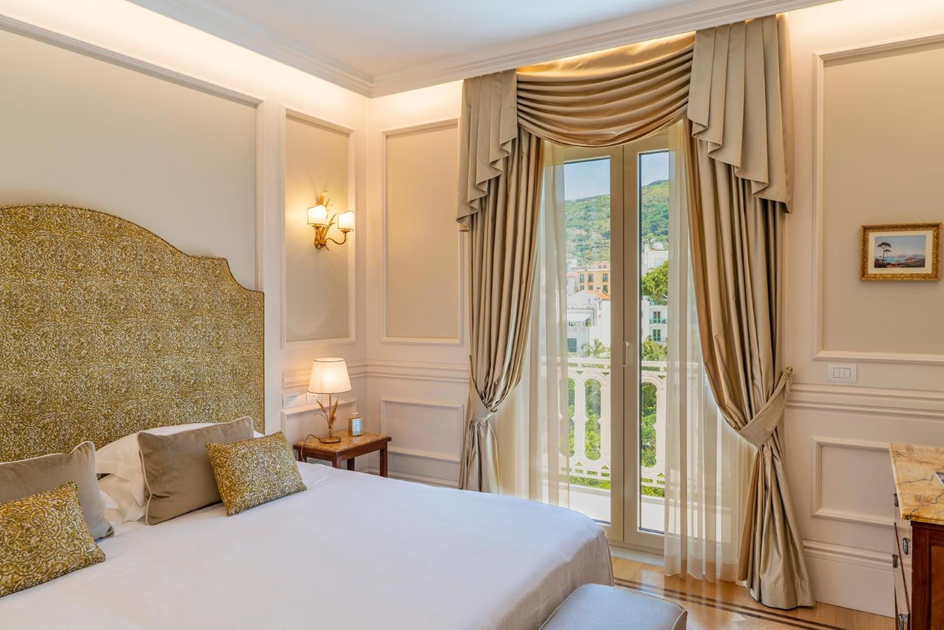 Junior Suite with Garden View