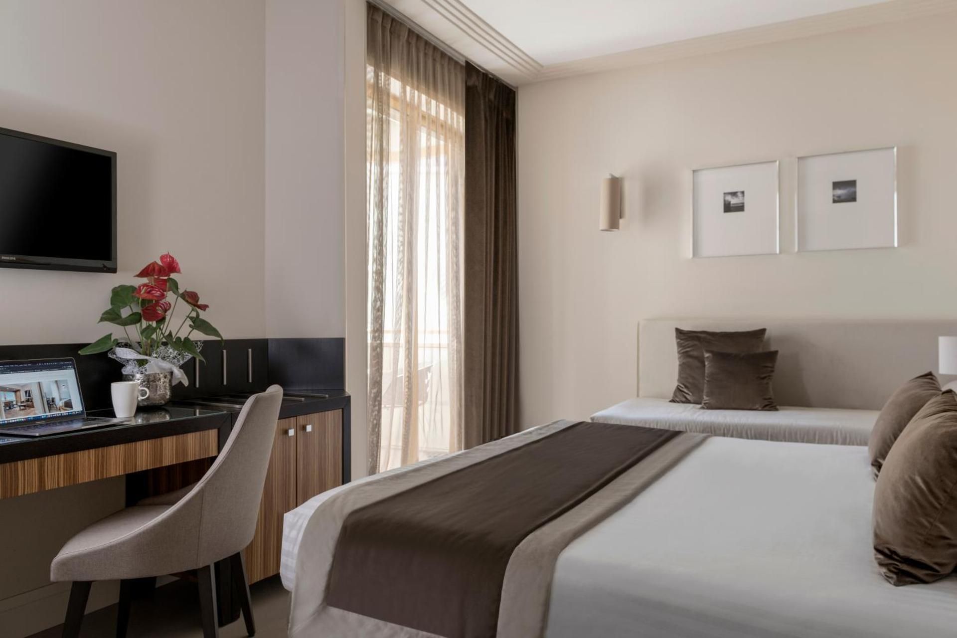 Deluxe Triple Room