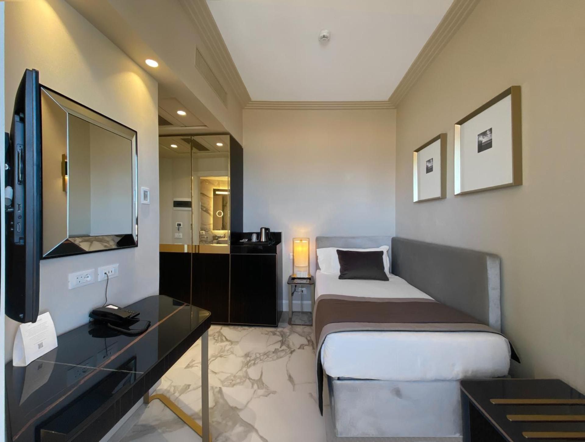 Classic Single Room