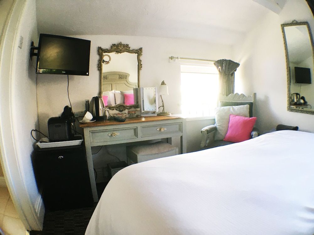 Hillside Bed & Breakfast Double Room (Small) 2