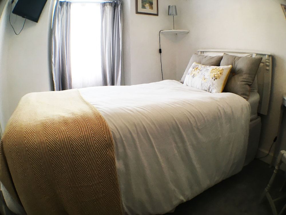 Hillside Bed & Breakfast Family Suite 4