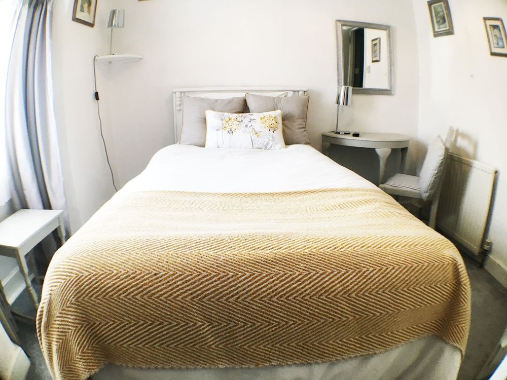 Hillside Bed & Breakfast Family Suite 5