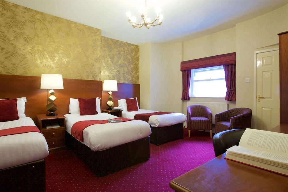 Liverpool Inn Hotel, Sure Hotel Collection by Best Western Family Room, Multiple Beds, Non Smoking (Converts to 2 Twin Beds)
