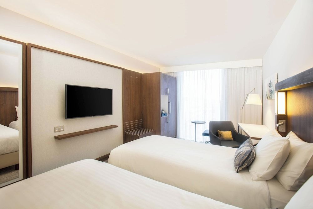 Courtyard by Marriott Edinburgh West Standard Twin Room, 2 Twin Beds